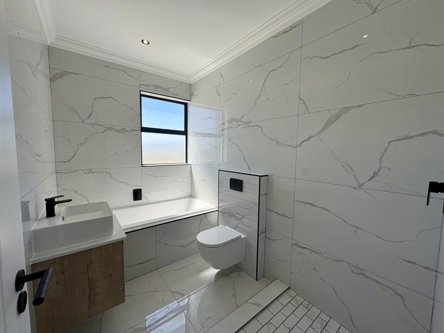 4 Bedroom Property for Sale in Sandown Western Cape